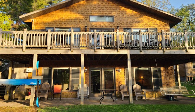Lakefront cottage ready for adventures in the Keweenaw in Mohawk