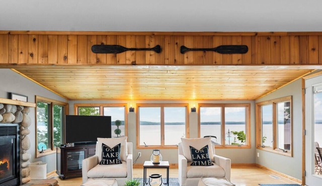 Lakefront getaway near Sleeping Bear Dunes