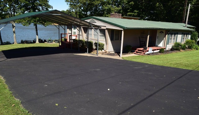 Lakefront home ready for your vacation! Best spot on Rough River Lake!