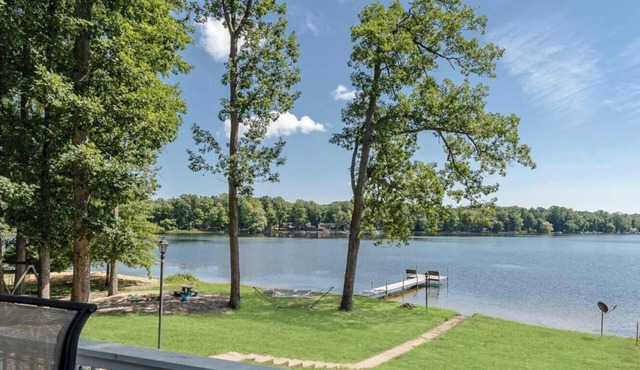 Lakefront Retreat in a Serene Country Setting