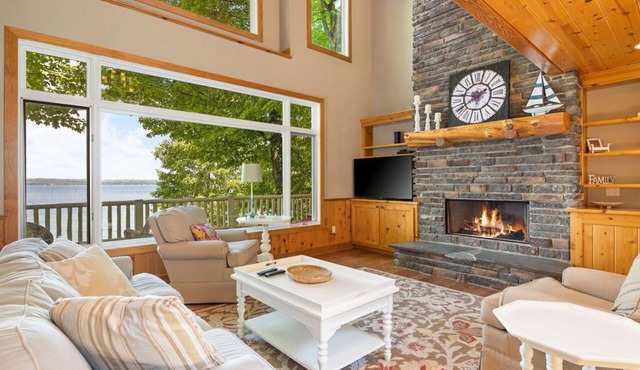 Lakefront Torch Lake Home - Cottage Feel w/5 BR and Over 4K Sq Ft, Private Dock