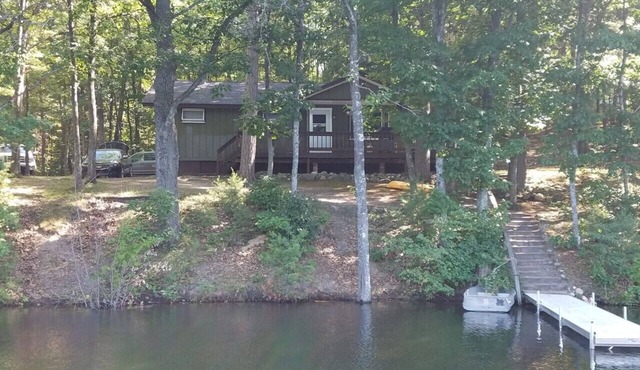 Lakefront Vacation Home W/Large Yard and FirePit