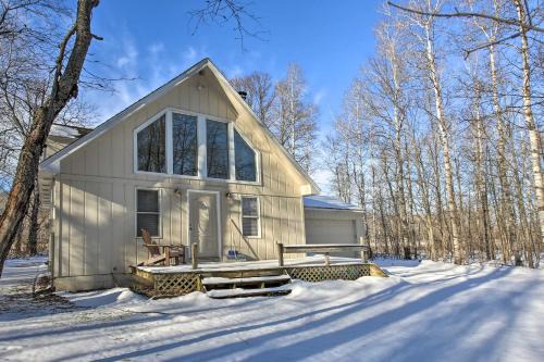 Lakes of the North Home on Snowmobile & ATV Trail!