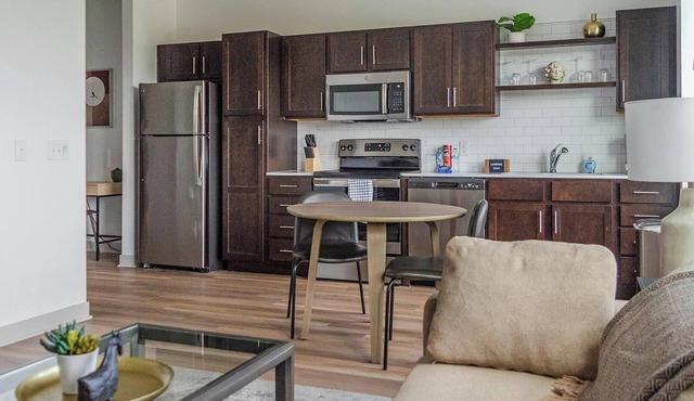 Landing | Modern 1BD, Courtyard, Rooftop Lounge