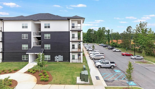 Landing | Modern 3BD, Pool, Yoga Studio