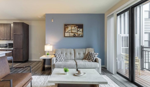 Landing | Stunning 2BD, Courtyard, Clubhouse