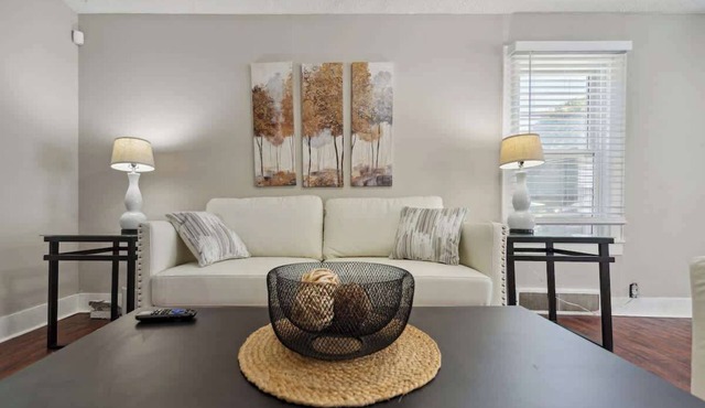 Lansing Home | 2BR Between MSU & Old Town