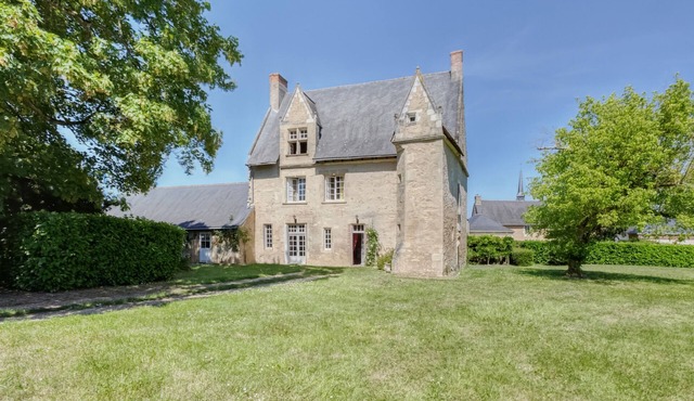 Le Castel - Maison familiale de charme du XVème siècle. Grand jardin