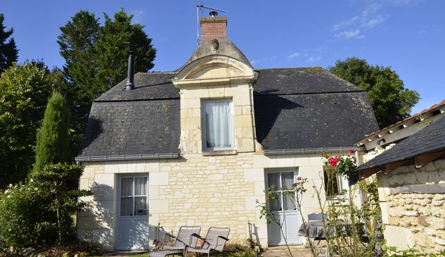 Le Petit Pavillon, located in the heart of the Anjou vineyards between Angers and Saumur