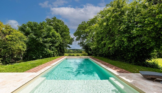 Le Studio – Château Le Noble: A Peaceful Retreat in the Heart of the Vineyards in Saint-Germain-du-Puch