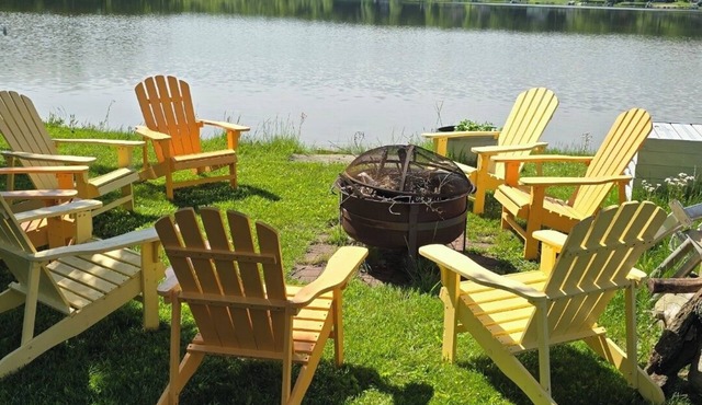 Lemon Drop Point: Cozy 2-bedroom cottage on Little Long Lake