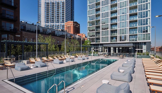 Level River North Luxury Two Bedroom Suite