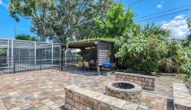 Lighthouse - Heated Pool & Firepit! Near Amphitheatre, Historic Downtown, Beach in St Augustine
