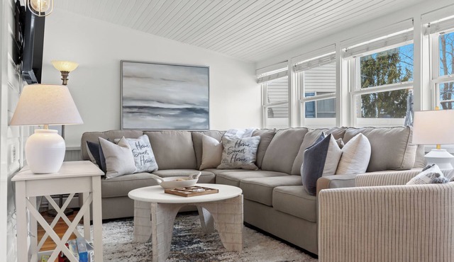 Lily of the Valley Cottage ~ Cozy Lake Orion Gem