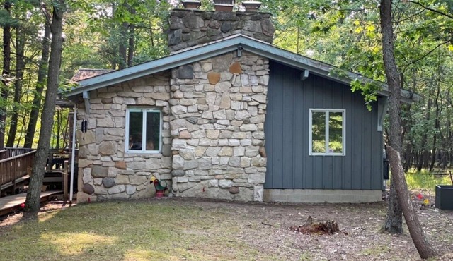 Lone Eagle Lodge Cozy 3-bedroom cabin, located on Sand Point near Caseville, MI