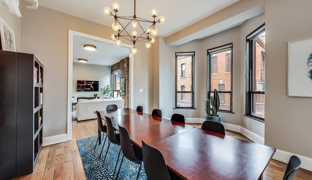 Lovely 4 Bedroom Spot located in Charming Old Town