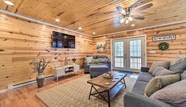 Lovely Elmira Cabin w/Deck, 18 Mi to Gaylord