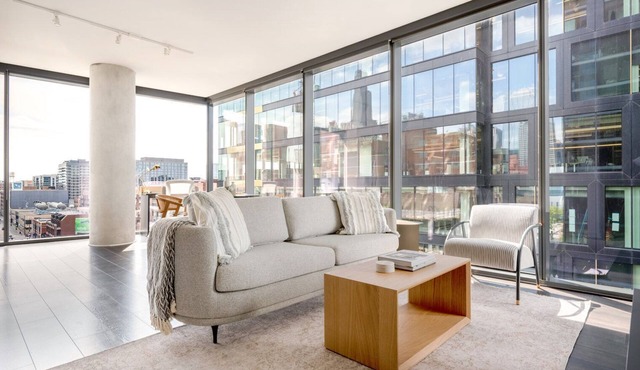 Lovely West Loop 2BR w/W/D, Gym & Lounge, nr L, by Blueground