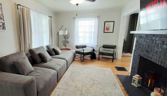 Lux Home Near Downtown & Notre Dame with Fire-pit