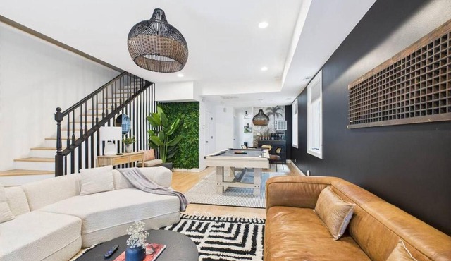 Luxe Chicago Retreat Game Room, Deck Fire Pit