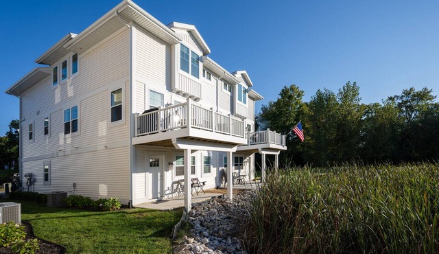 Luxurious Condo on Kalamazoo Lake