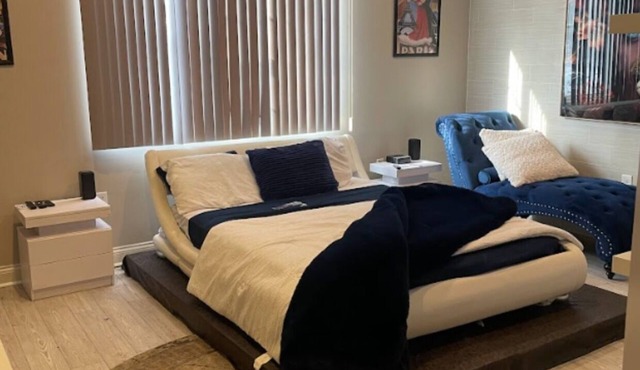 Luxurious Stay 5-min from Airport
