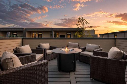 Luxury Downtown-Chatham Arch BoHo-style Townhome-Family Friendly