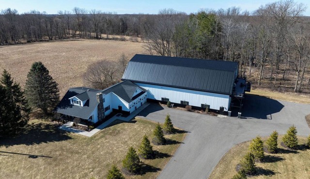 Luxury Estate Retreat Near CMU, Golf & Soaring Eagle Casino - Sleeps 20