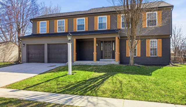 Luxury Fishers,IN Home - 4BR Fully Renovated Finished Basement WiFi