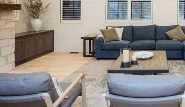 Luxury Home w/Heated Pool + Spa, Walk to Beach, Golf Cart Included