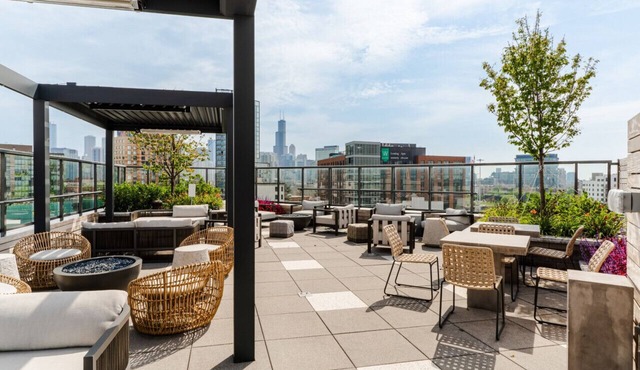Luxury River West High-Rise N2 Gym+Rooftop+Skyline
