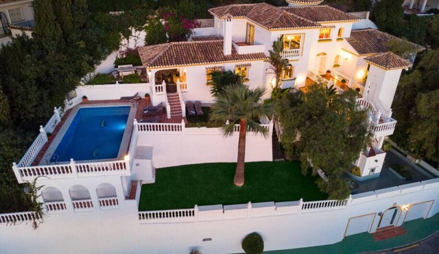 Luxury Villa with Heated Pool, Stunning Sea Views & Near Beach