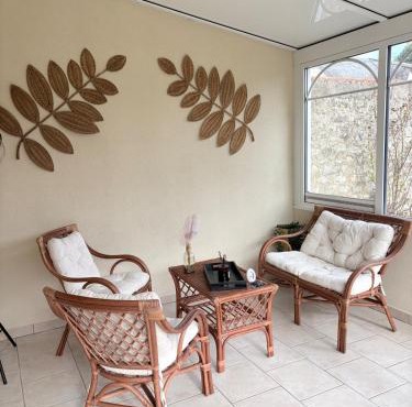 MAISON STUDIO AVEC VERANDA ET JARDIN a SANCHEVILLE
