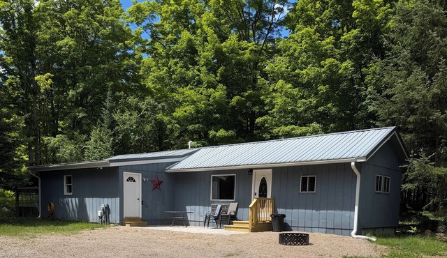 Maple Ridge Trail Side Cabin