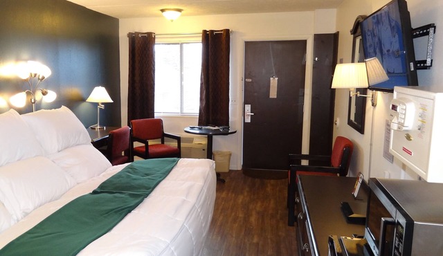 @ Michigan Inn & Lodge