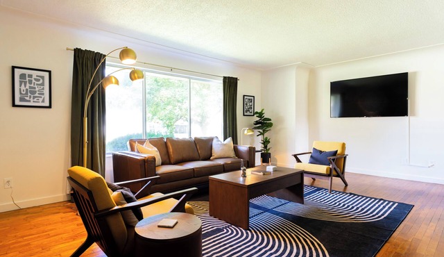 Mid-Century Modern Retreat in Saginaw Twp Near Frankenmuth & Midland