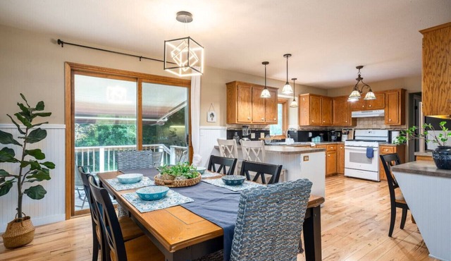 Midlake Elegance Retreat