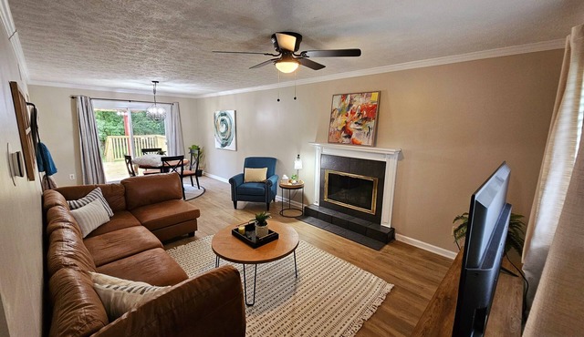 Miller Brite 3 bed/1.5 bath with all new deck!