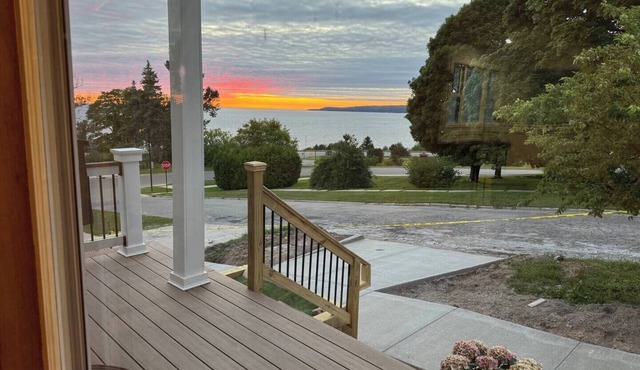 Million Dollar Sunsets Downtown Rental! 30 Days