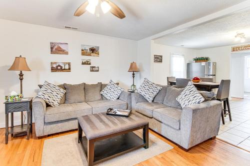 Mins to Local Attractions: Pet Friendly w/Yard!