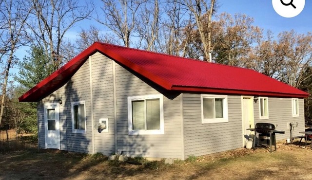 Minutes to Tippy Dam. Clean & roomy! Waiting for you to make memories!