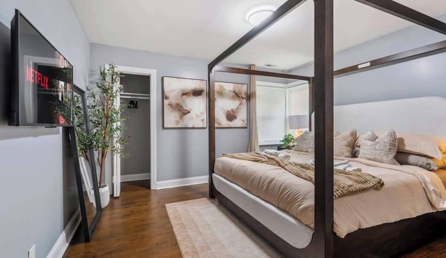 Modern Comfort in Homewood