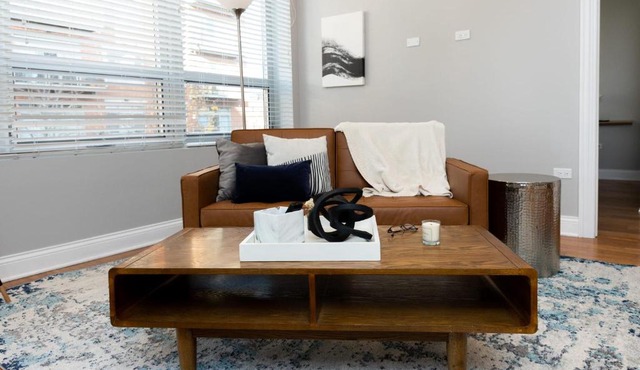 Modern River West 2BR with W&D by Zencity