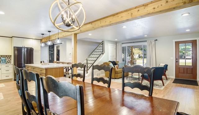 Modern & Spacious Holland home with a hot tub, pool table, fire pit and more!