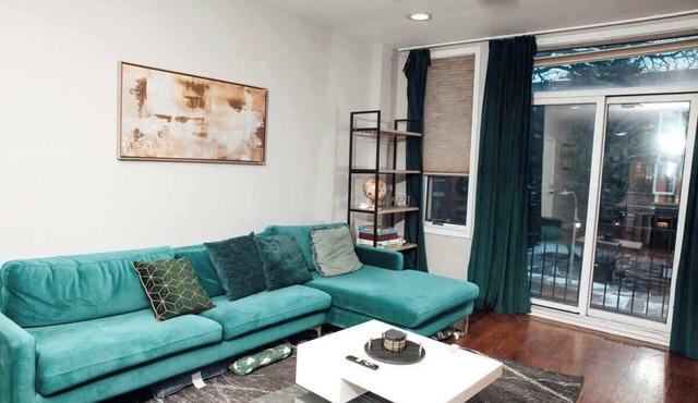 Modern & Spacious Stay in Historic Bronzeville