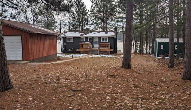 Moon Lake Waterfront Getaway