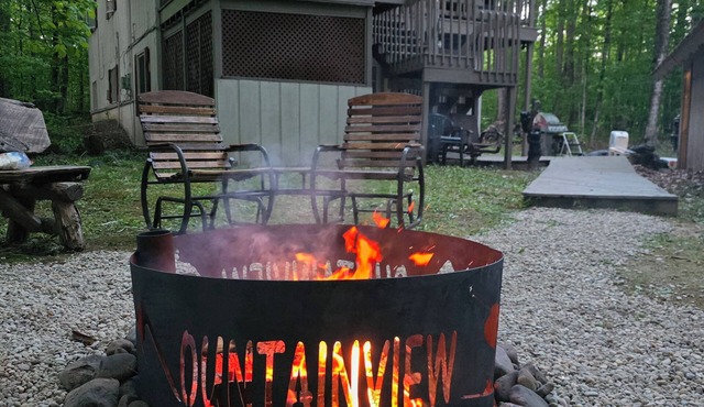 Mountain View Lodge - Upper - 3 Bedroom Duplex with Hot Tub in Ski Brule Village