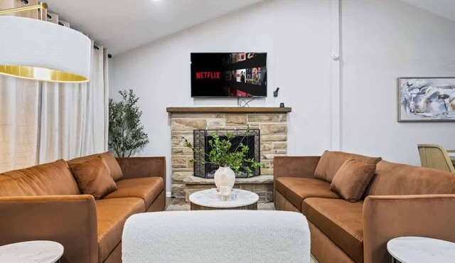 Mt. Prospect 4BR Haven Awaits