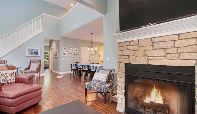 Murphy's Landing: Luxury Home w/Lake Michigan Access, Screen Porch & Fire Pit