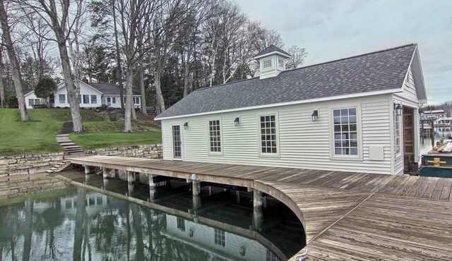 Narrows of Lake Charlevoix | Boat House | Gorgeous Views | Private Hot Tub